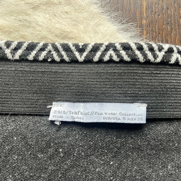 Zara: Small: Striped, Fitted, Mini Skirt: Black&White - Picture 4 of 8